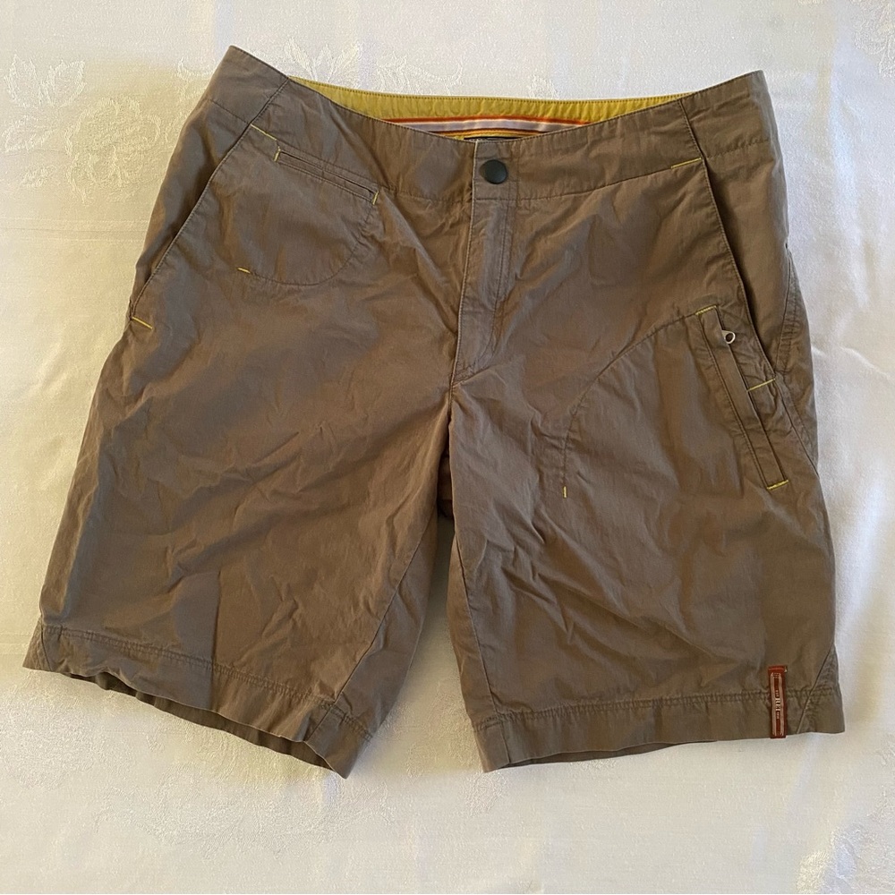 REI Woman’s Tan Cargo Shorts size 8 - Picture 2 of 8